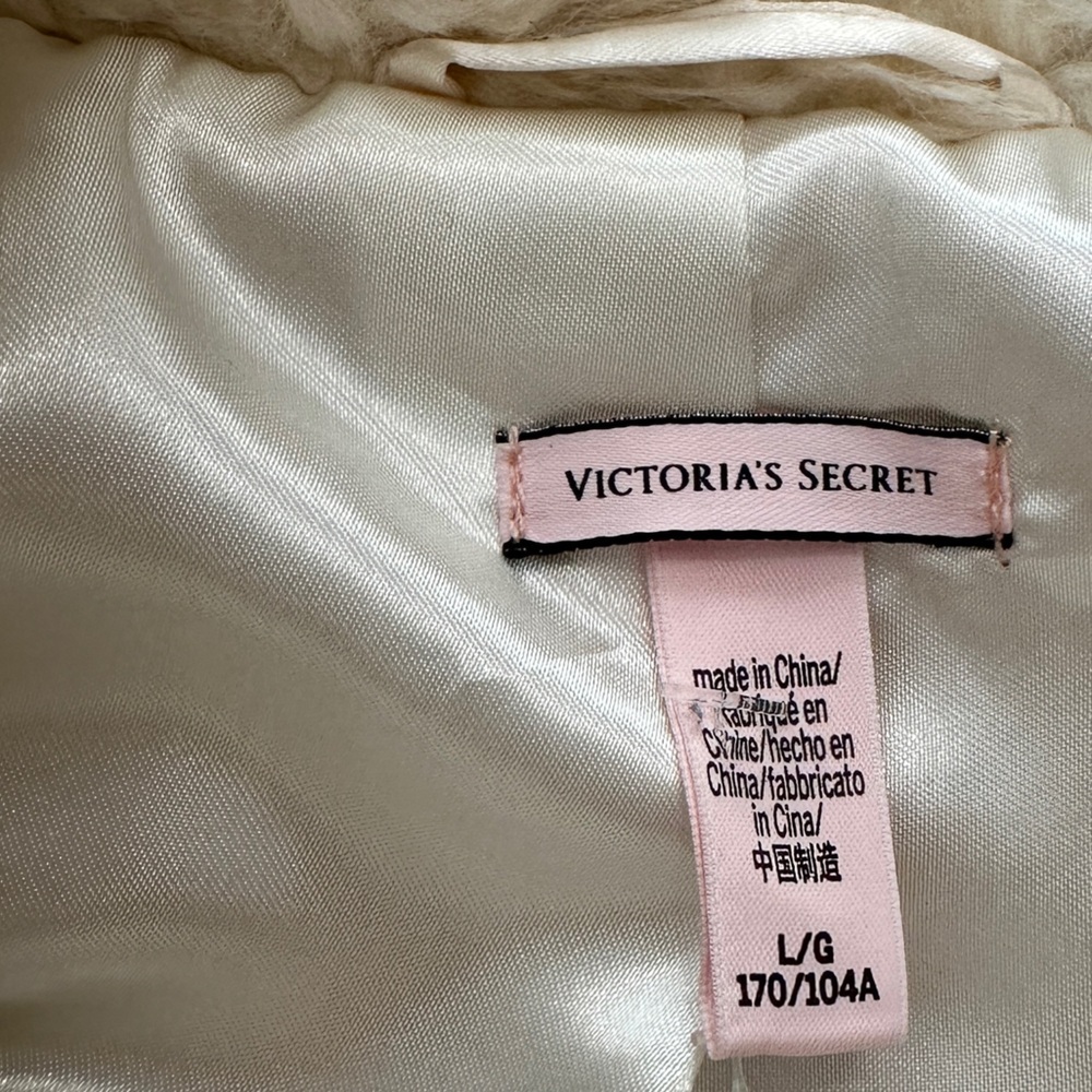 Victoria’s Secret Faux Fur Sherpa Teddy Jacket Cream White Size Large - Picture 15 of 15